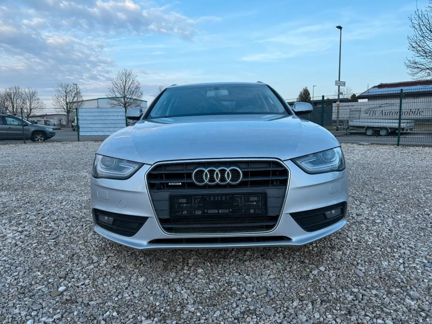 Audi A4 Avant Attraction quattro EXPORT Argent - 2
