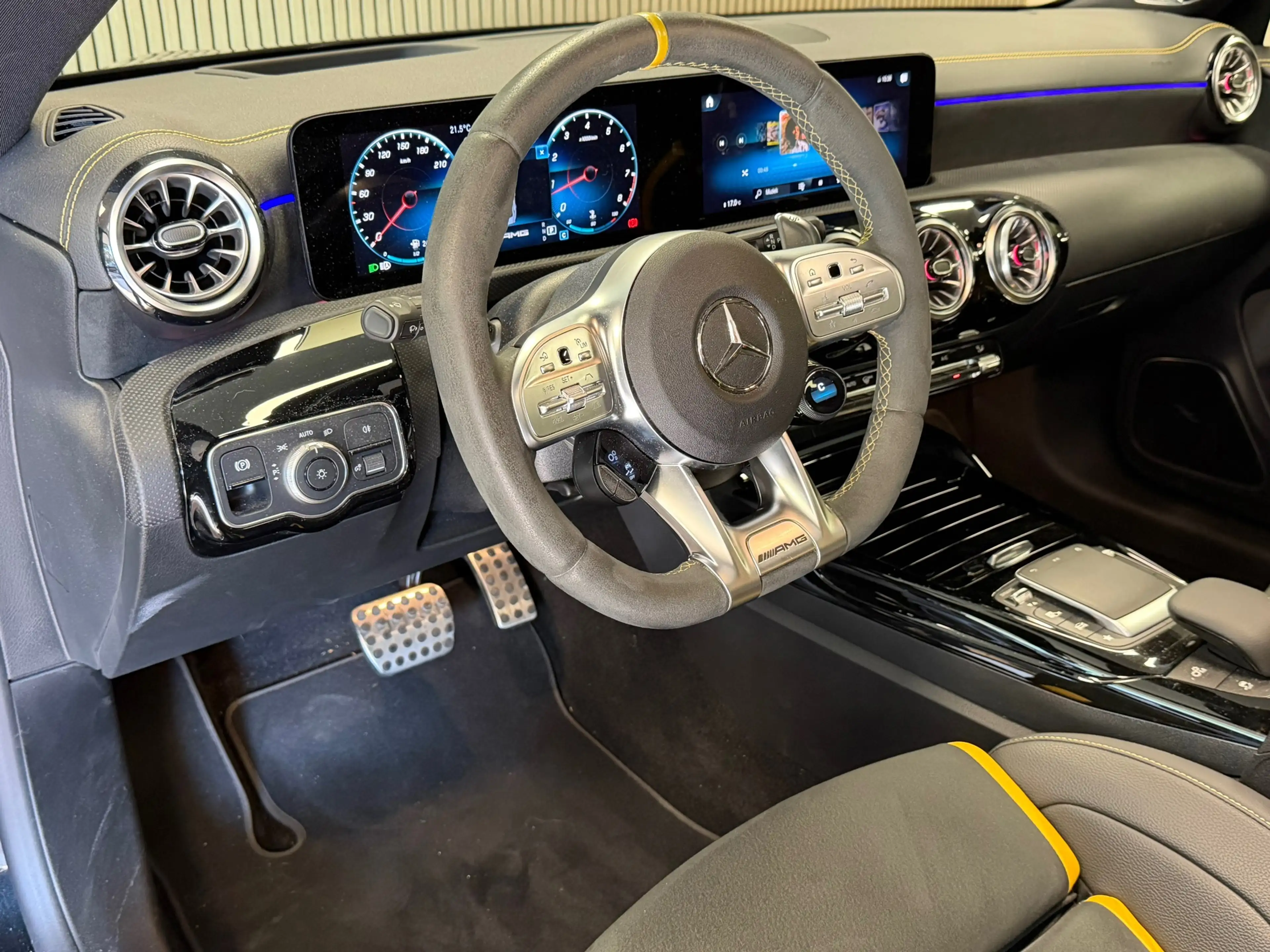 Mercedes-Benz CLA 45 AMG S 4MATIC+ AUT. PANORAMADAK HEAD-UP MULTIBEAM-LED M — photo 12
