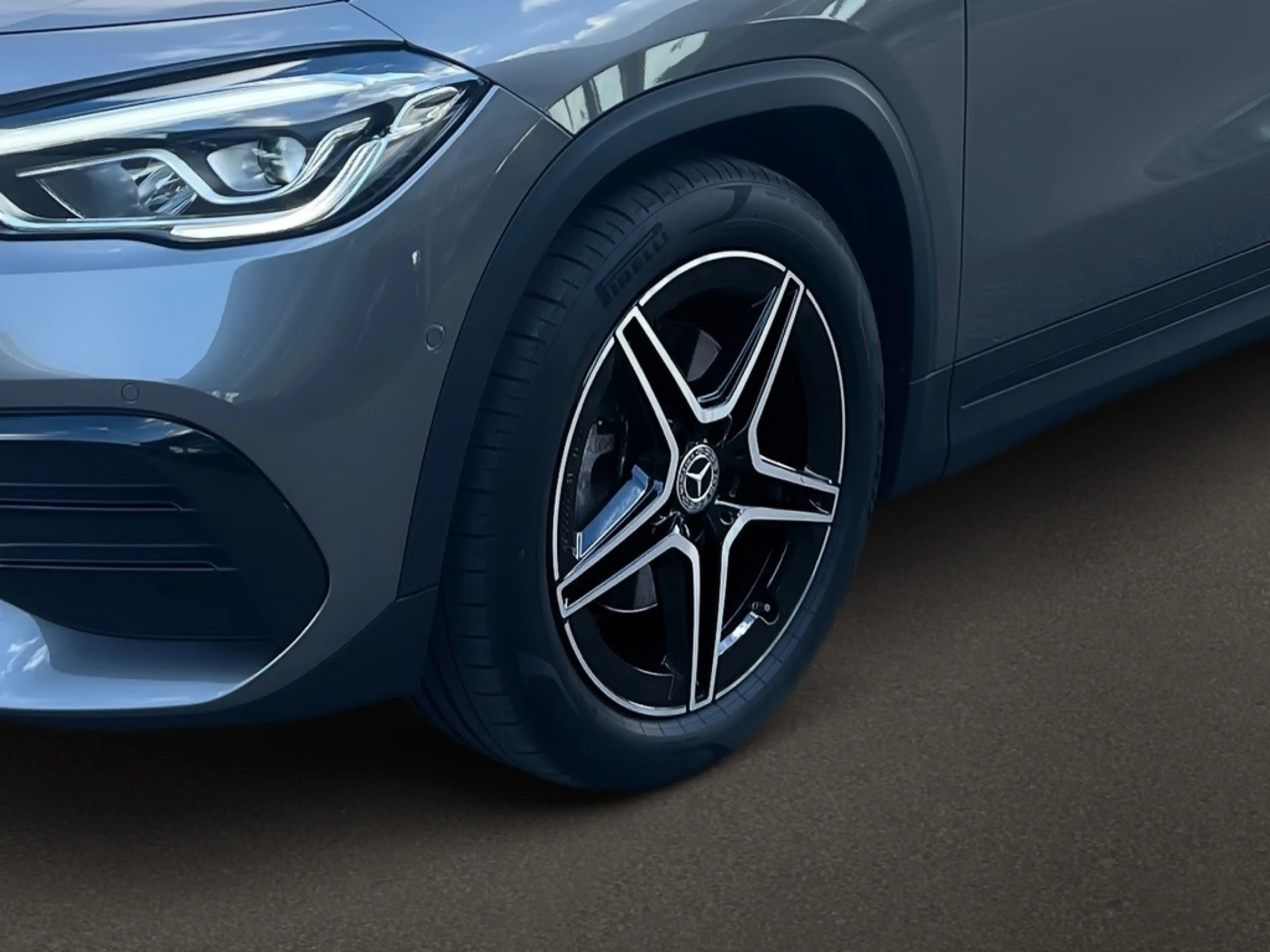 Mercedes-Benz GLA 250 4M — photo 8