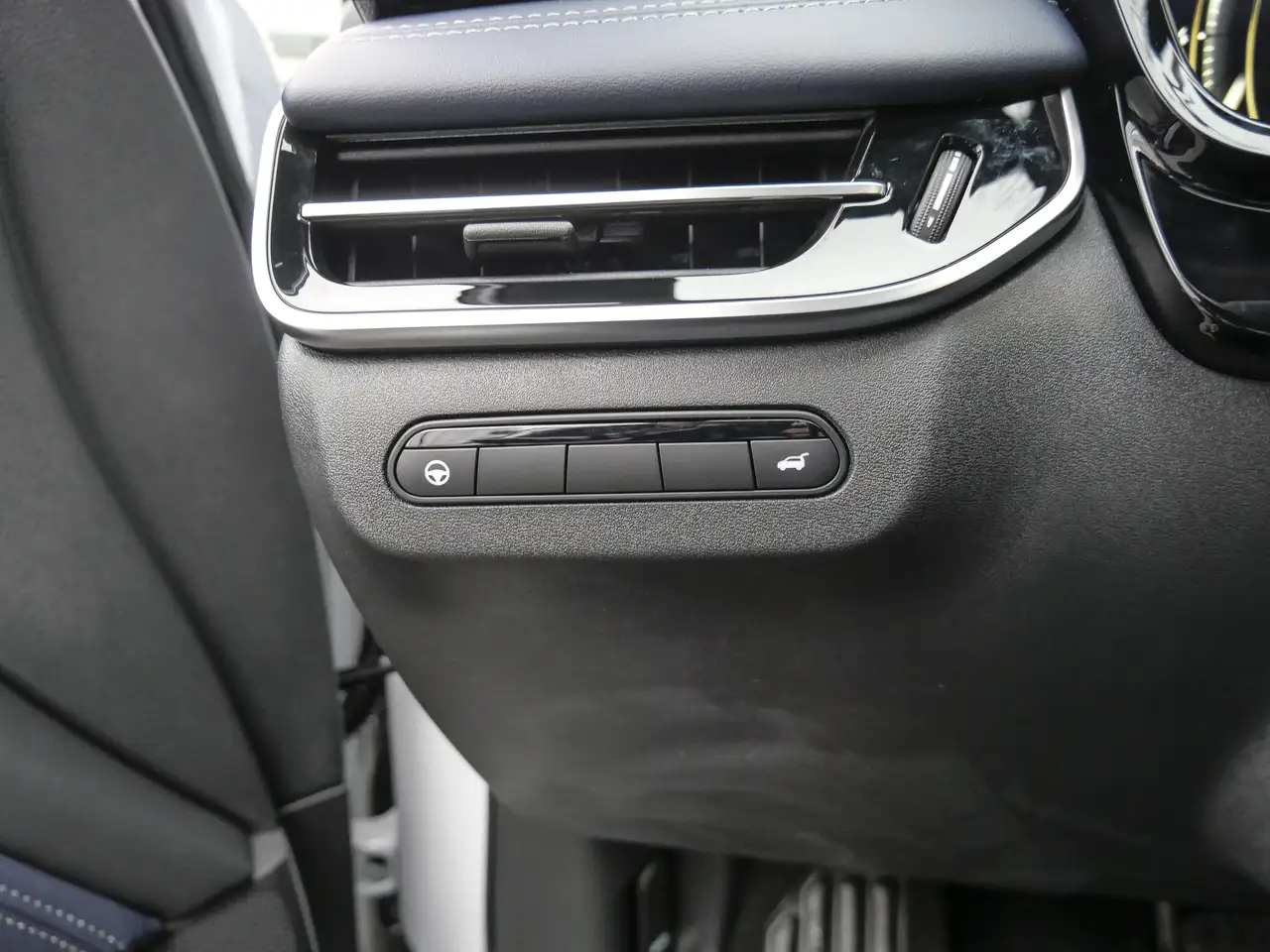 Infiniti QX60 снимка Infiniti QX60