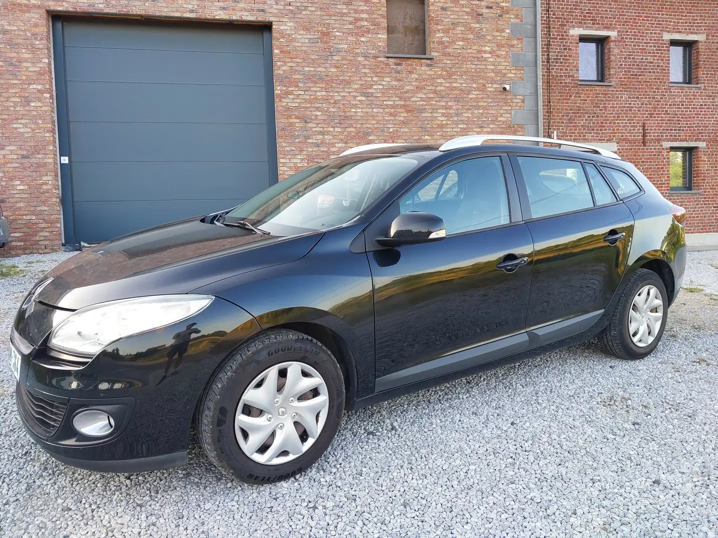 Renault Megane Mégane SW 1.5 dCi Energy TomTom Edition Schwarz - 2