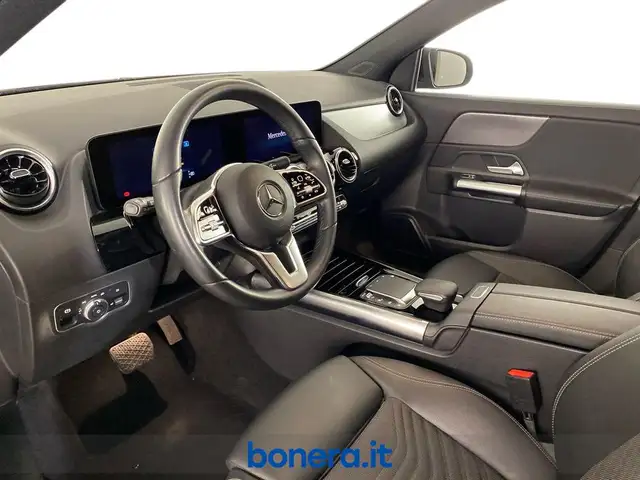 Mercedes-Benz Gla view 10
