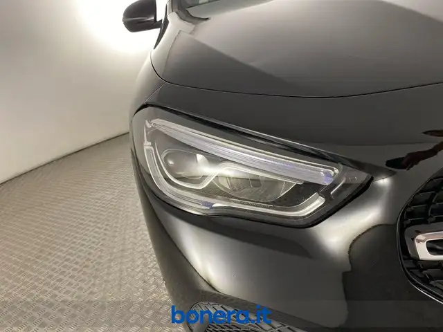 Mercedes-Benz Gla view 8