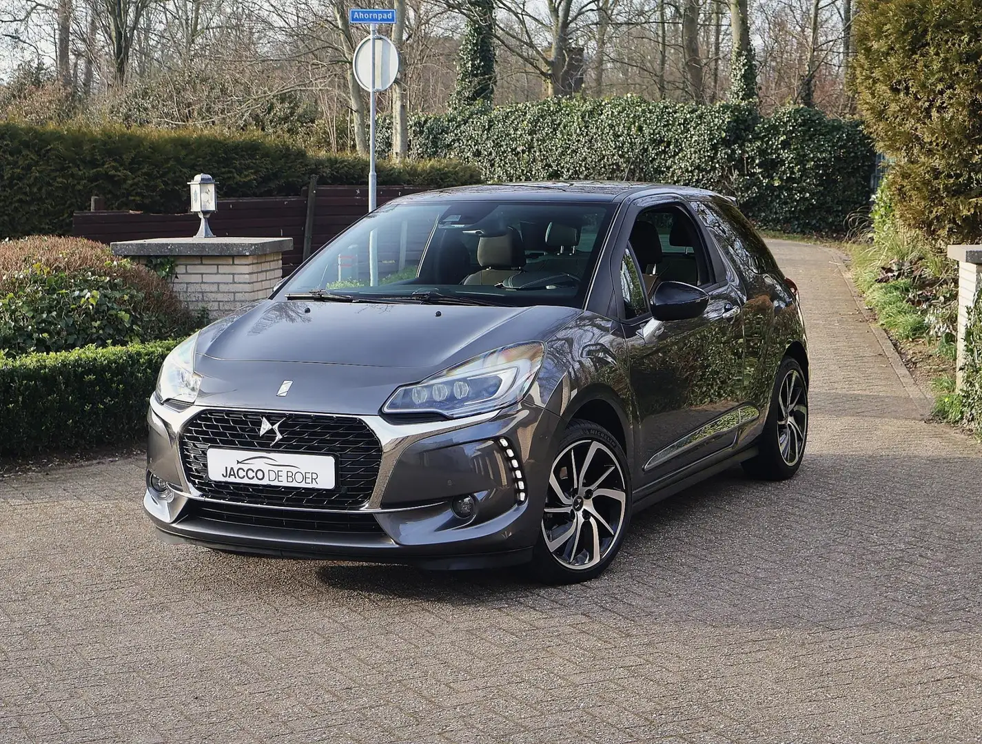 DS Automobiles DS 3 1.2 110pk Automaat Navi/AppleCarplay/Trekhaak/Hifi Grau - 1