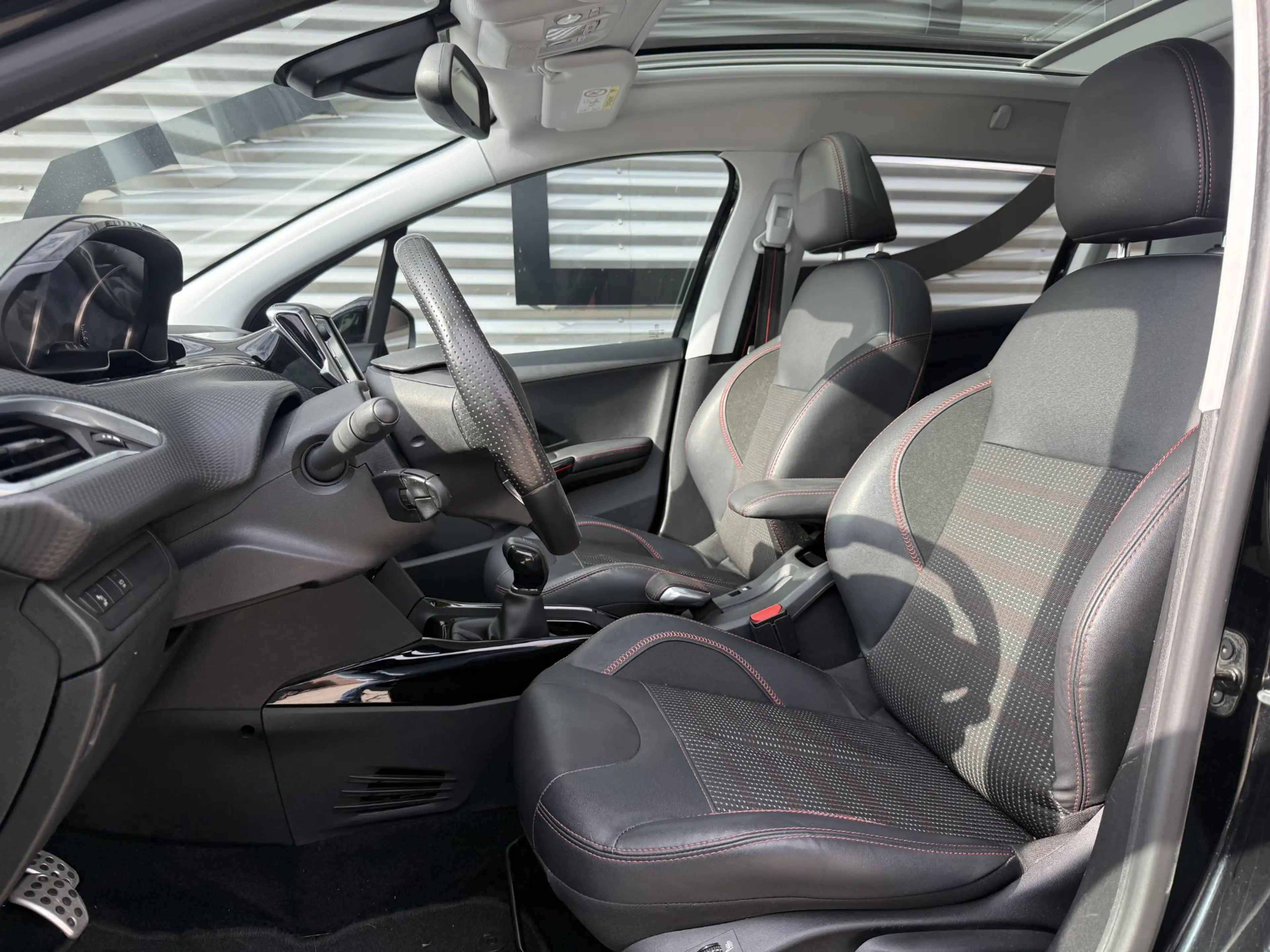 Peugeot 2008 1.2 PureTech GT-line Navi|Pano|Trekhaak|Camera|Car — photo 4
