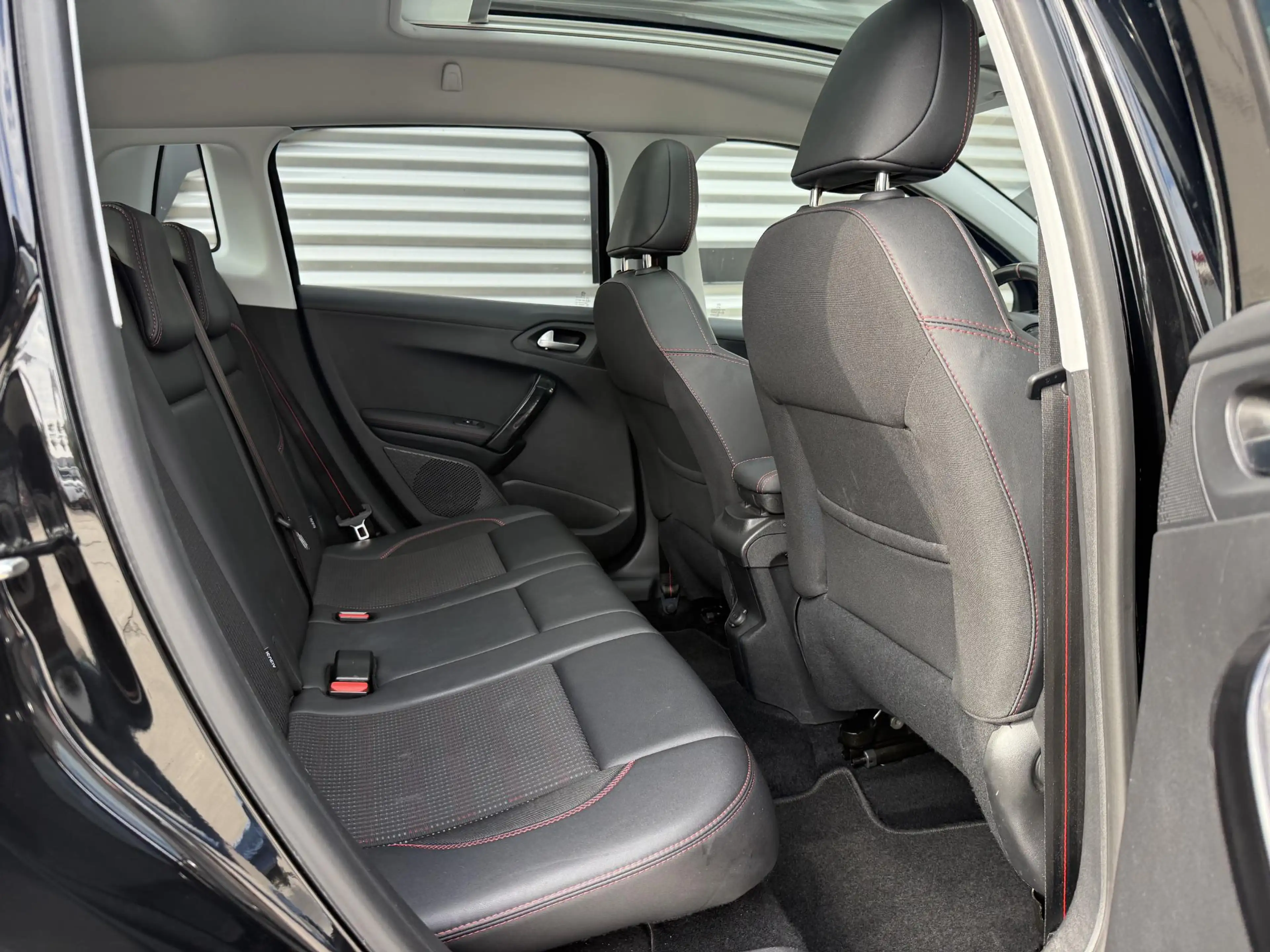 Peugeot 2008 1.2 PureTech GT-line Navi|Pano|Trekhaak|Camera|Car — photo 9