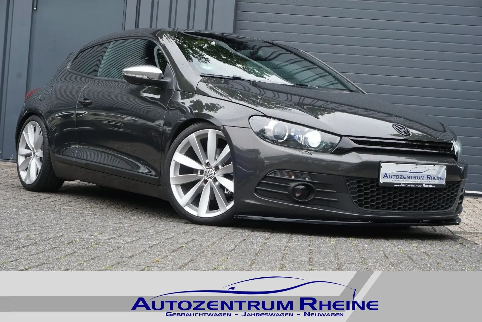 Volkswagen Scirocco 2.0 TSI Bi-Xenon Leder Navi DSG Grau - 1