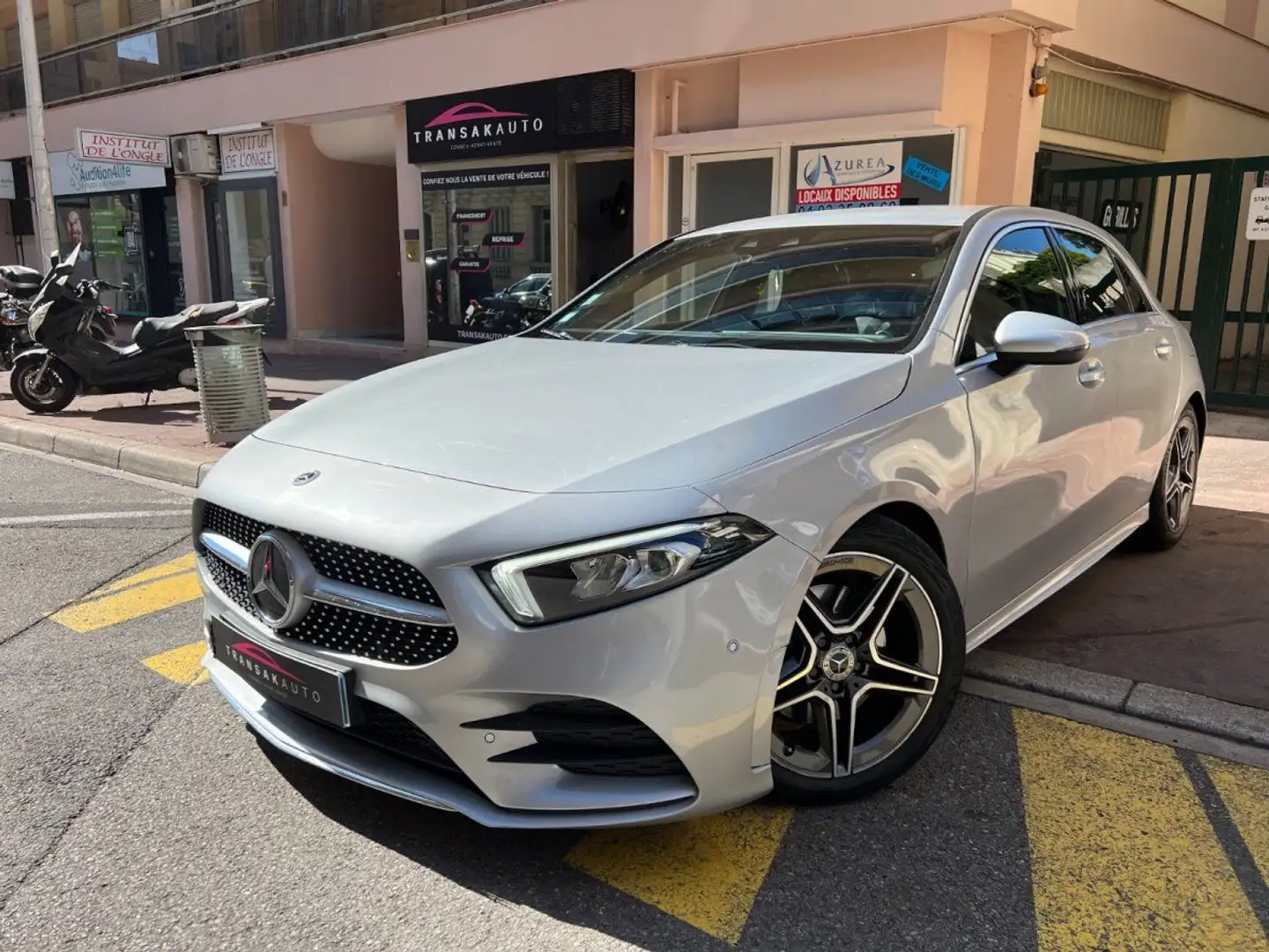 Mercedes-Benz A 190 220d 2.0d 190 CV 8G-DCT AMG Line Gris - 1