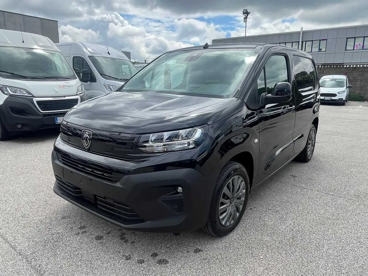 Peugeot Partner Nuovo Partner BlueHdi 130 cv S&S EAT8 Furgone L1 Zwart - 1