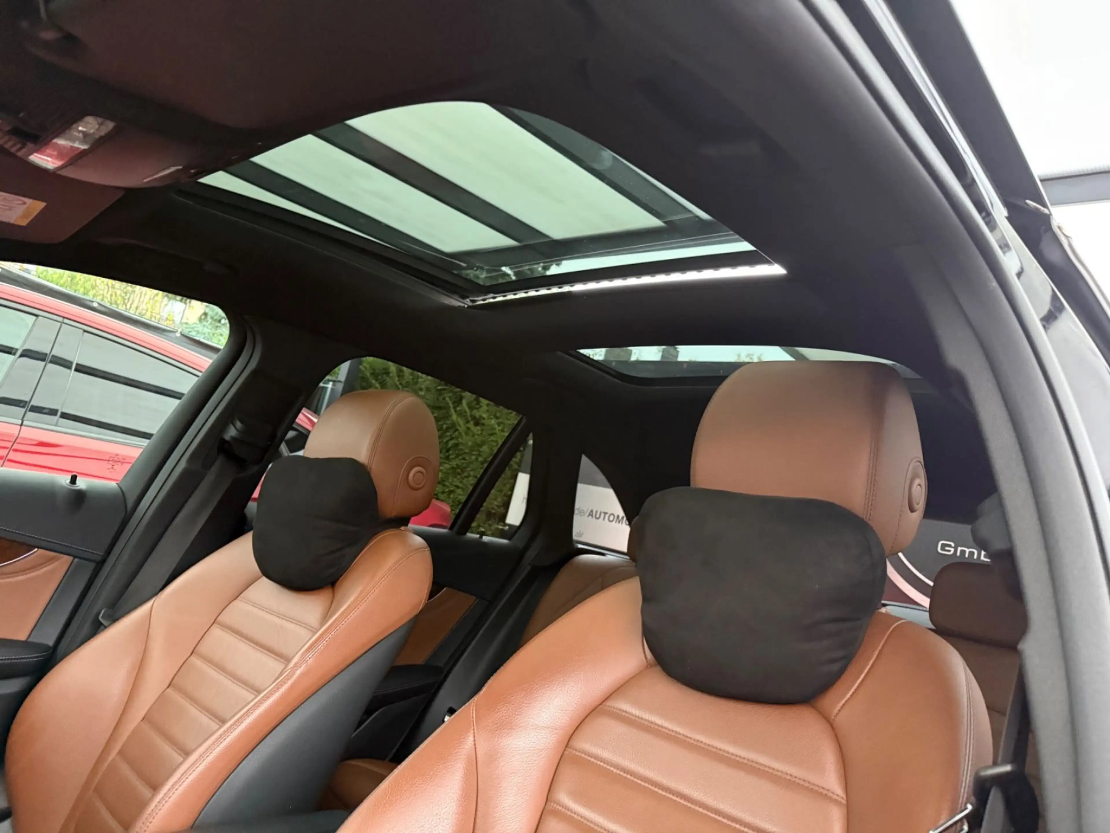 Mercedes-Benz GLC 350 d 4Matic *PANO*HEAD-UP*DISTR*LEDER*SPUR — photo 9