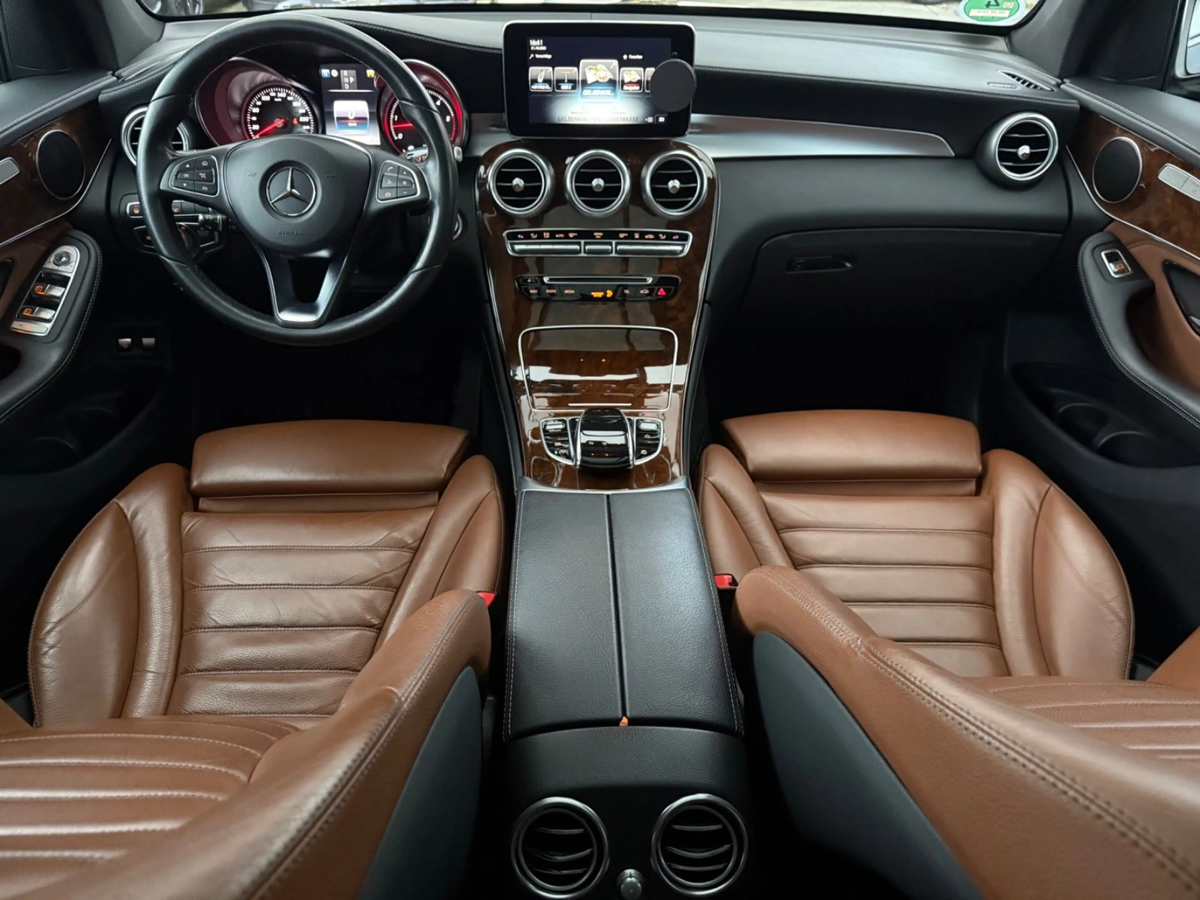 Mercedes-Benz GLC 350 d 4Matic *PANO*HEAD-UP*DISTR*LEDER*SPUR — photo 15