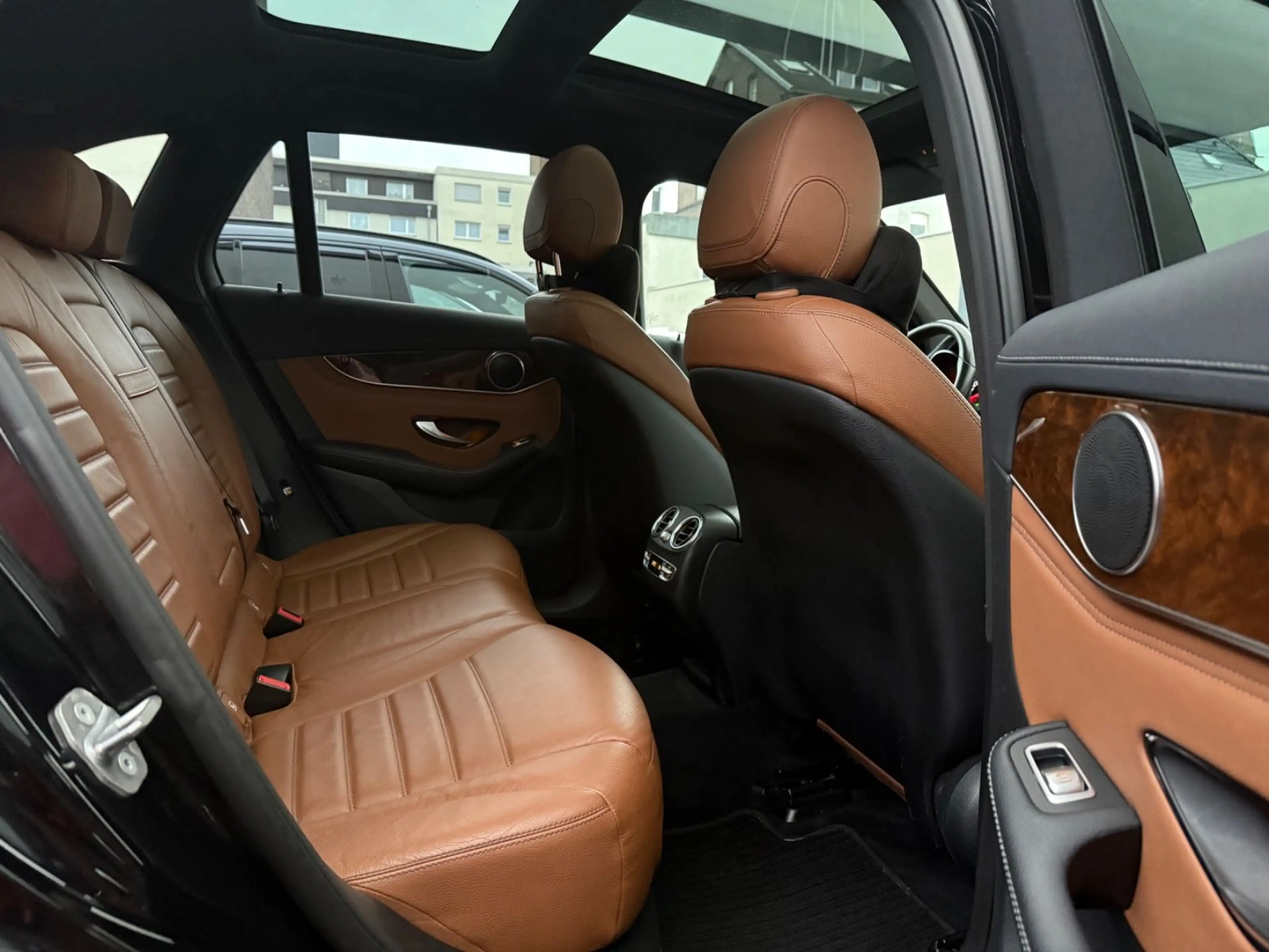 Mercedes-Benz GLC 350 d 4Matic *PANO*HEAD-UP*DISTR*LEDER*SPUR — photo 12