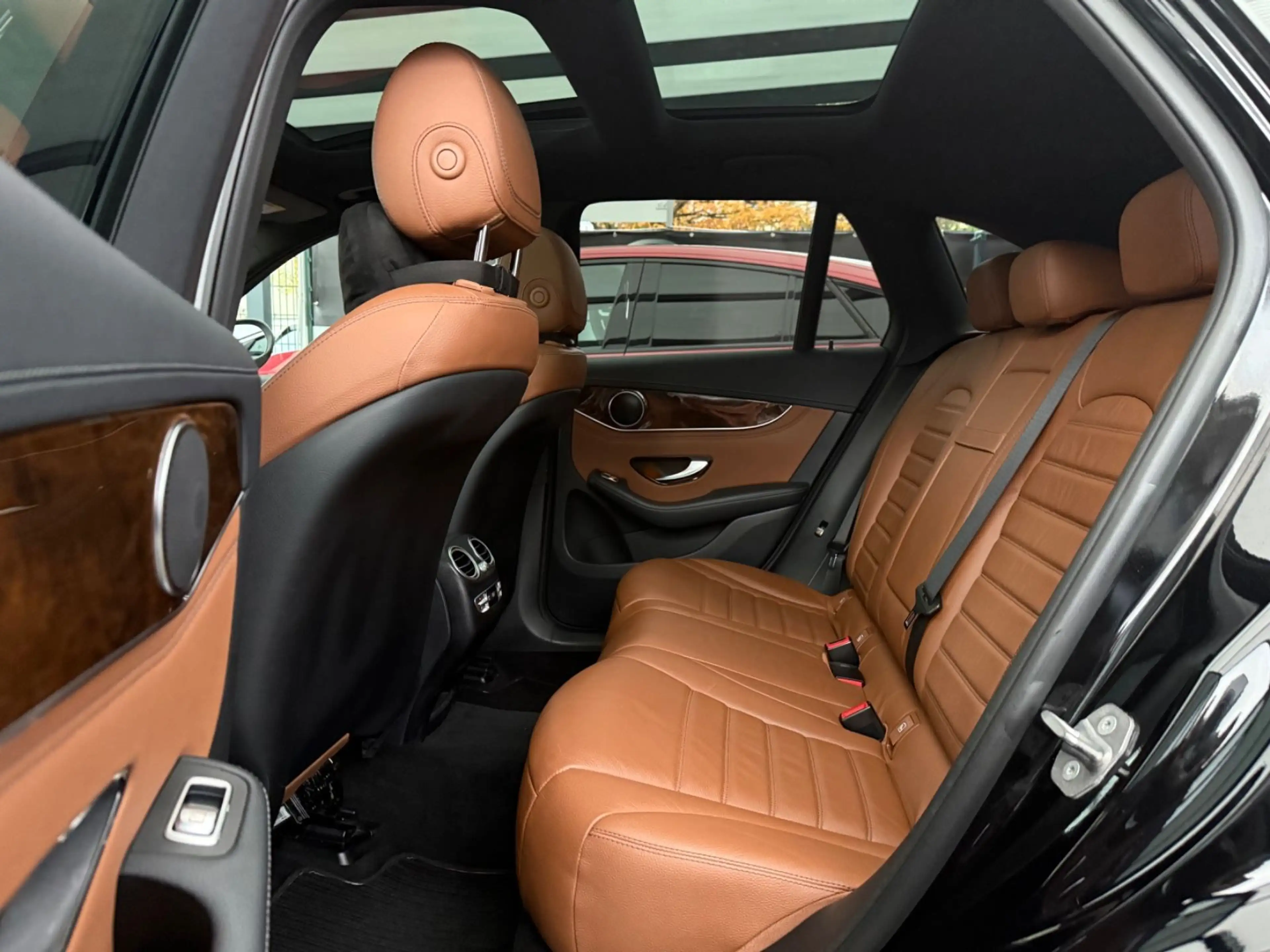 Mercedes-Benz GLC 350 d 4Matic *PANO*HEAD-UP*DISTR*LEDER*SPUR — photo 11
