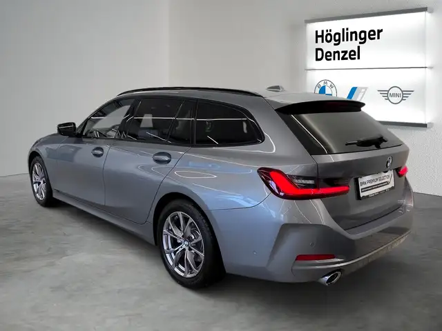 BMW 3 Series view 10
