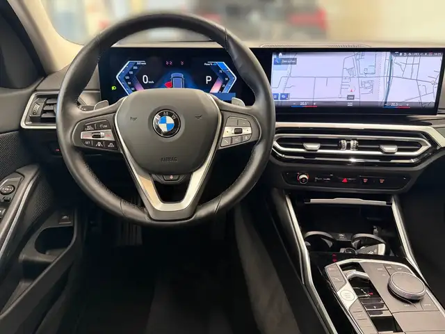 BMW 3 Series view 8