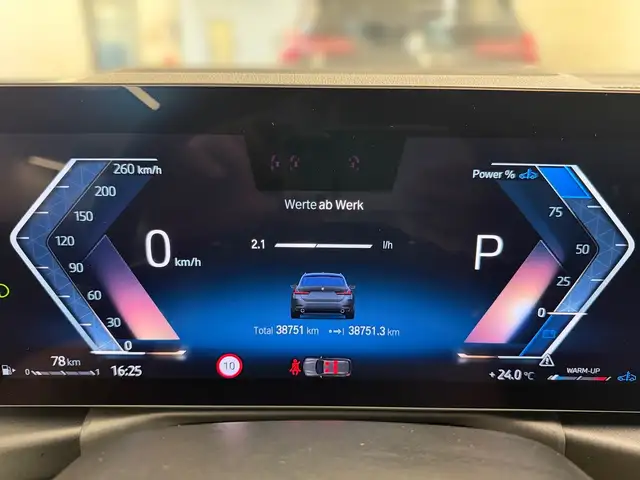 BMW 3 Series view 4