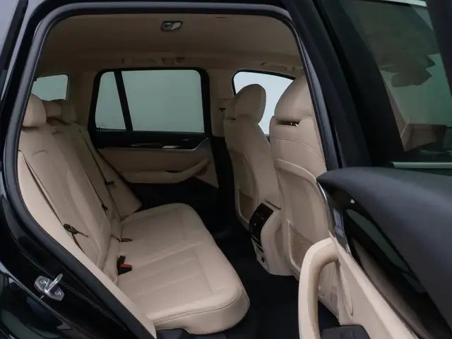 BMW X3 view 26