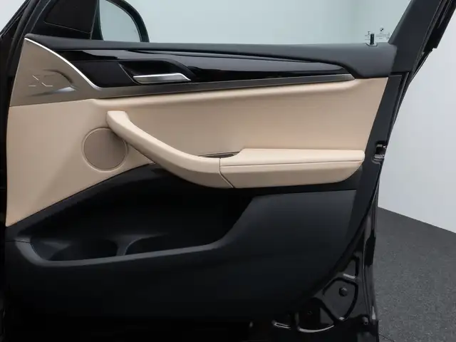 BMW X3 view 29