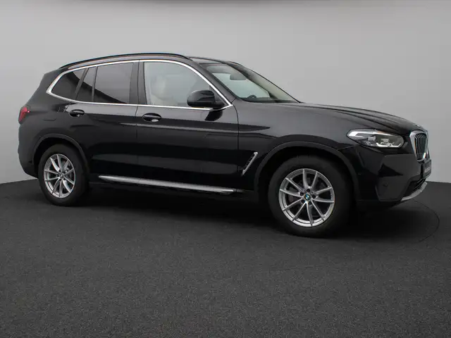 BMW X3 view 4