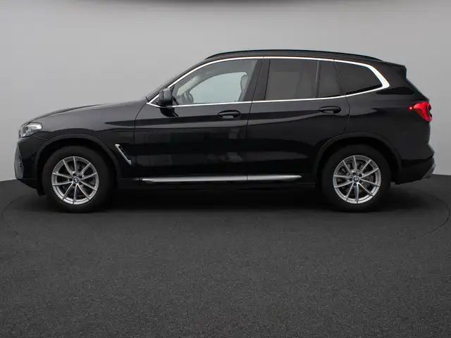 BMW X3 view 11