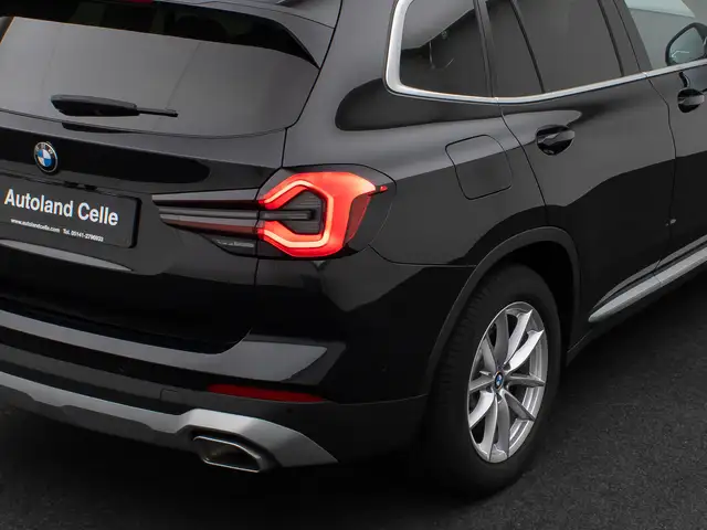BMW X3 view 16