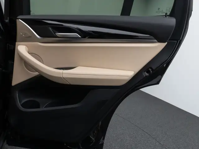 BMW X3 view 30