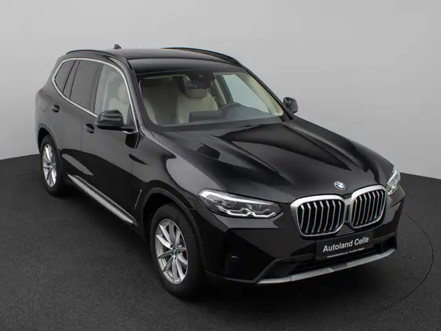BMW X3 view 3