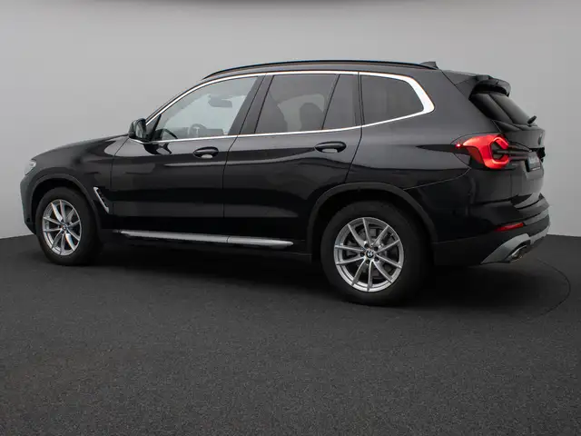 BMW X3 view 10