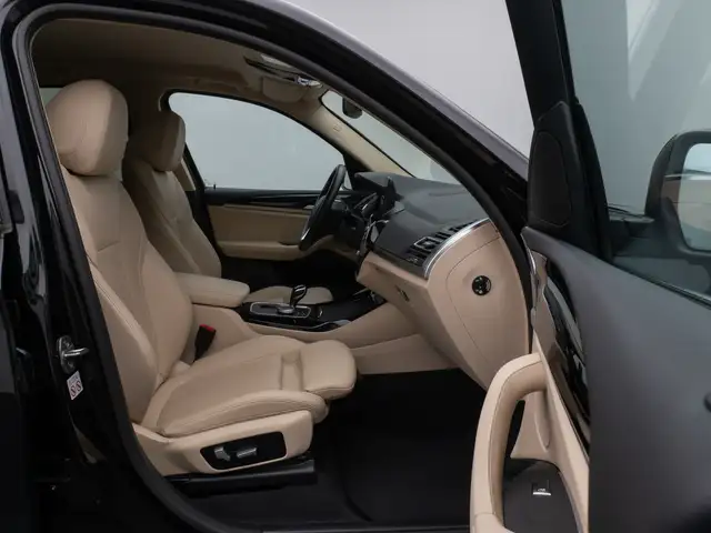 BMW X3 view 24