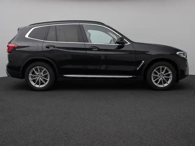 BMW X3 view 5