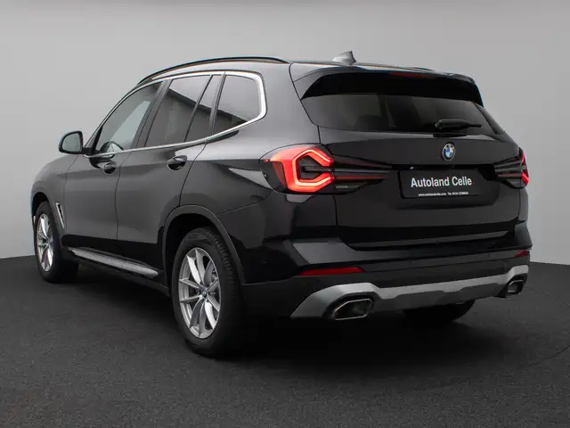 BMW X3 view 9