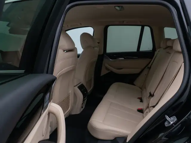 BMW X3 view 25