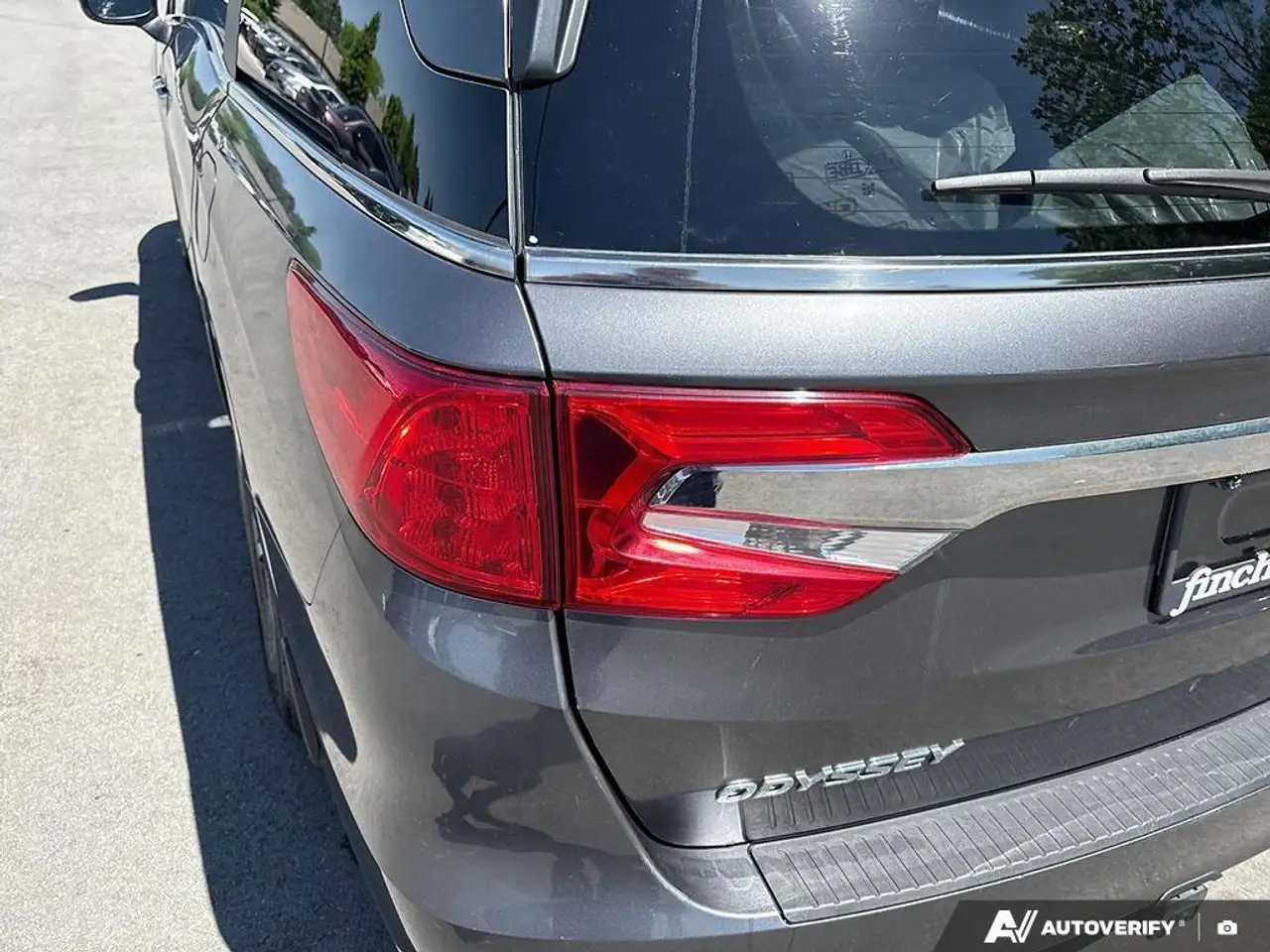 Honda Odyssey снимка Honda Odyssey