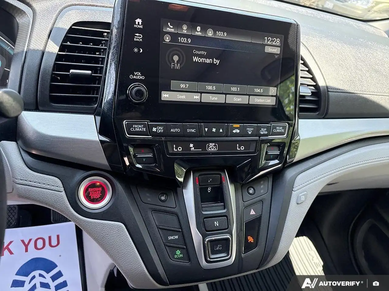 Honda Odyssey снимка Honda Odyssey