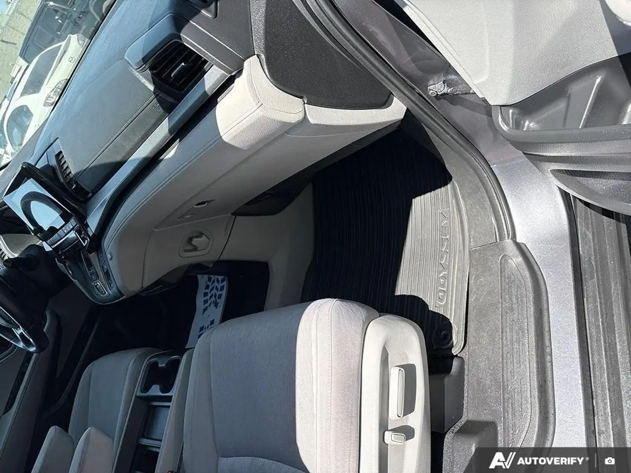 Honda Odyssey снимка Honda Odyssey