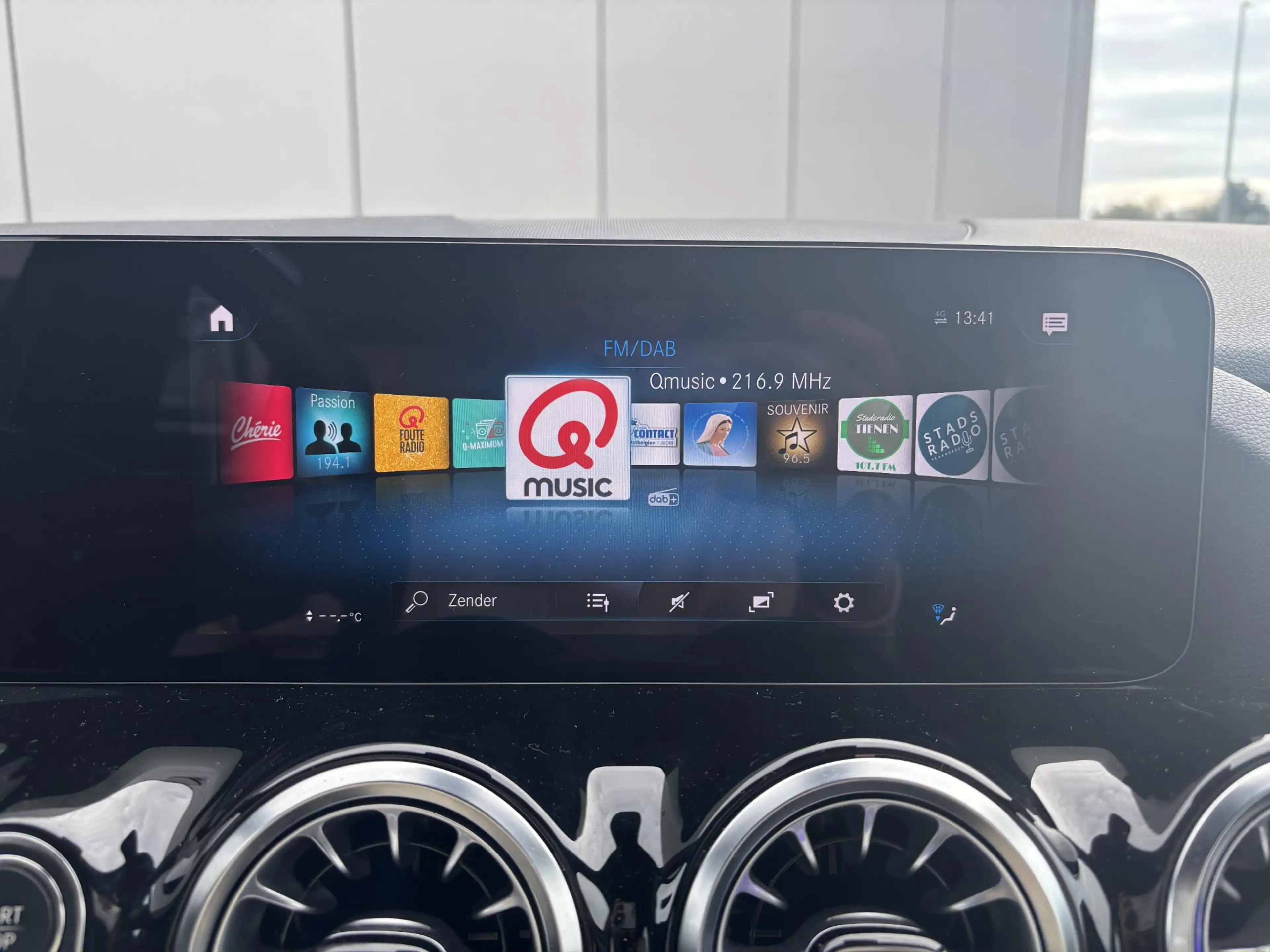 Mercedes-Benz EQA 250 EQA Business Line — photo 4