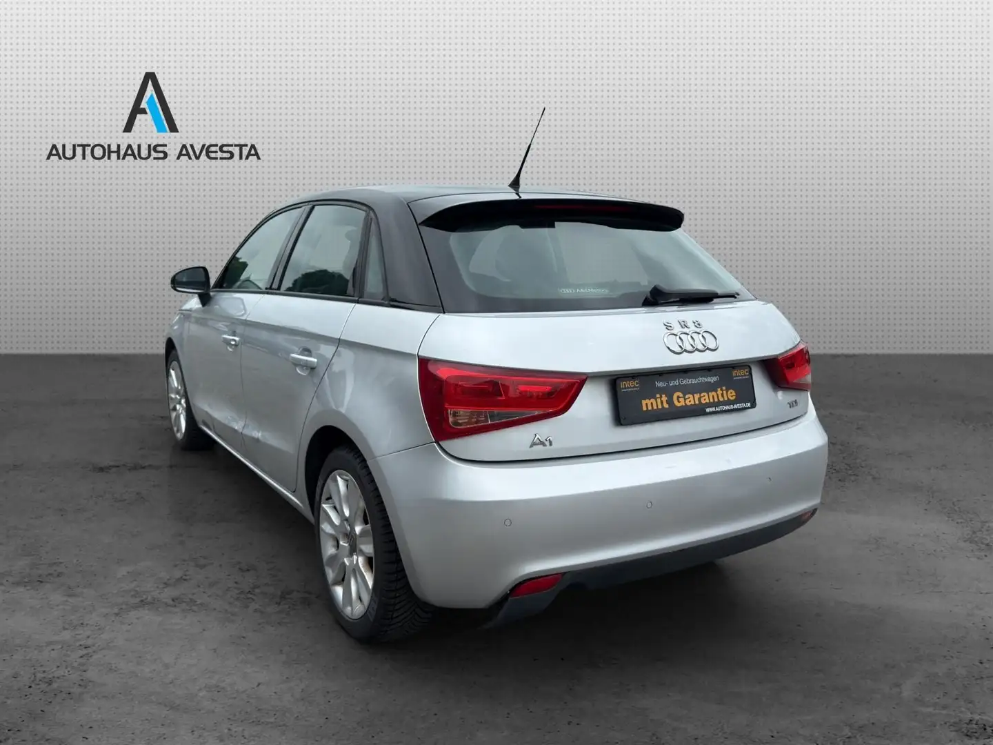 Audi A1 1.6 TDI SPORTBACK / 77.TKM/ AUTOM./ 4.TÜRER / Plateado - 2