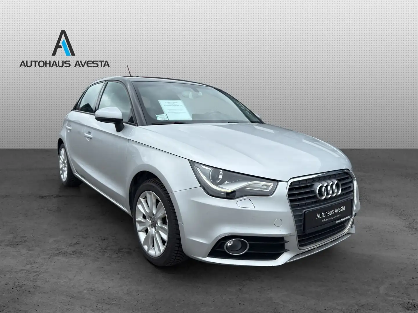 Audi A1 1.6 TDI SPORTBACK / 77.TKM/ AUTOM./ 4.TÜRER / Plateado - 1