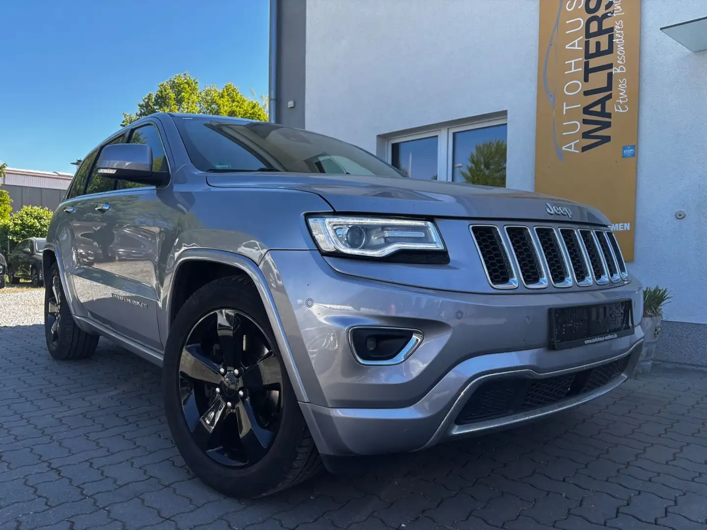 Jeep Grand Cherokee 3.0 CRD Overland (fast) Voll Silber - 1