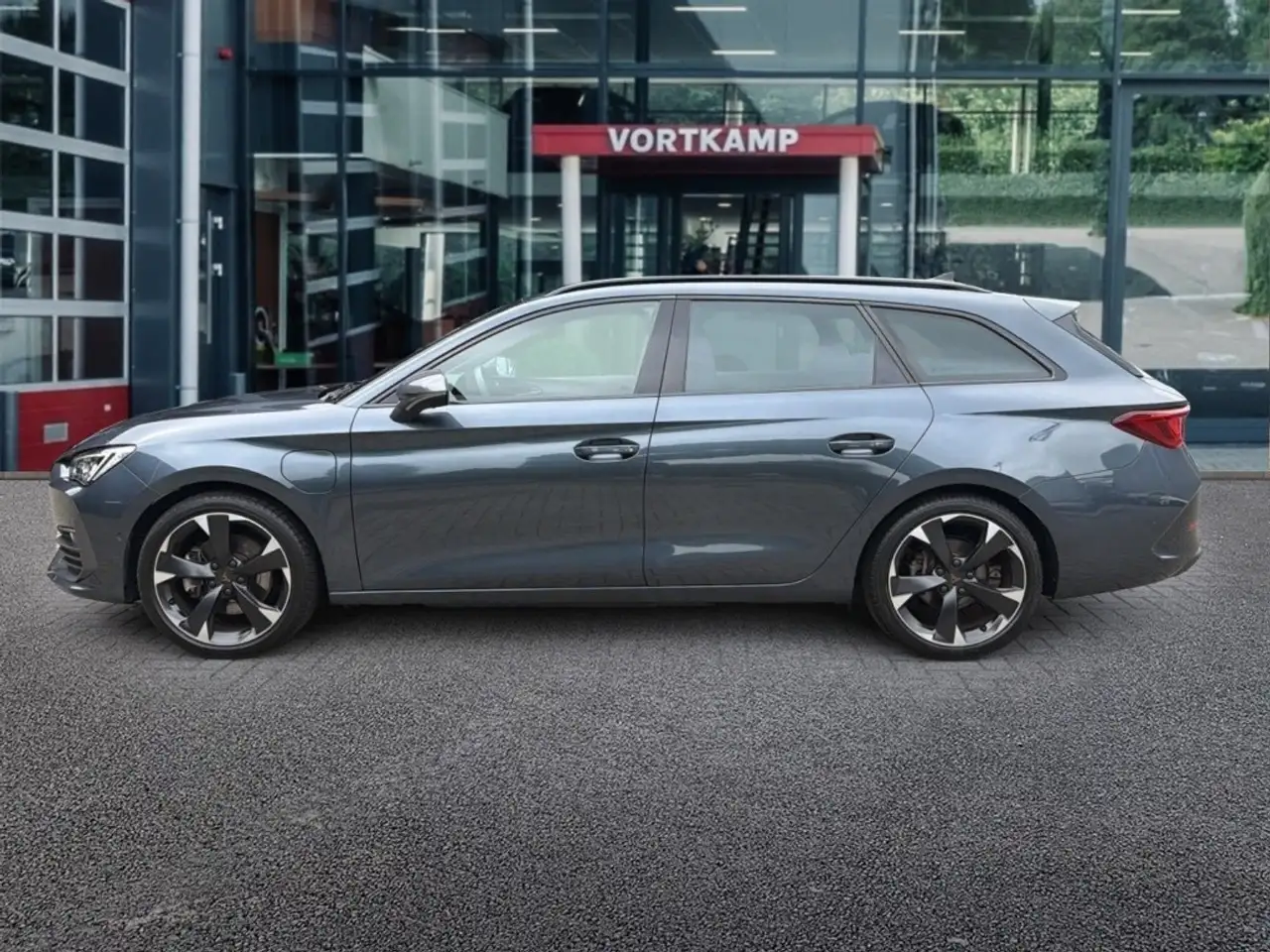 Cupra Leon 1.4 TSI e-HYBRID E-KLEP/ACC/DCC/CAMERA/MATRIX/NAVI, миниатюра 8