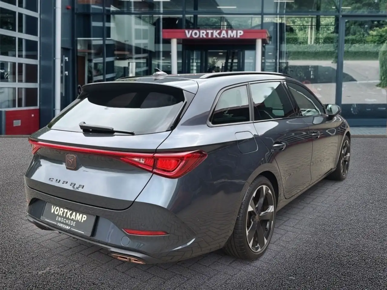 Cupra Leon 1.4 TSI e-HYBRID E-KLEP/ACC/DCC/CAMERA/MATRIX/NAVI, миниатюра 5