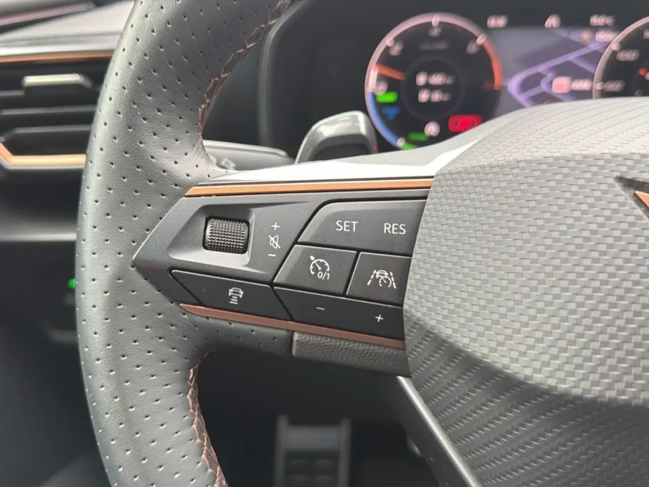 Cupra Leon 1.4 TSI e-HYBRID E-KLEP/ACC/DCC/CAMERA/MATRIX/NAVI, миниатюра 14