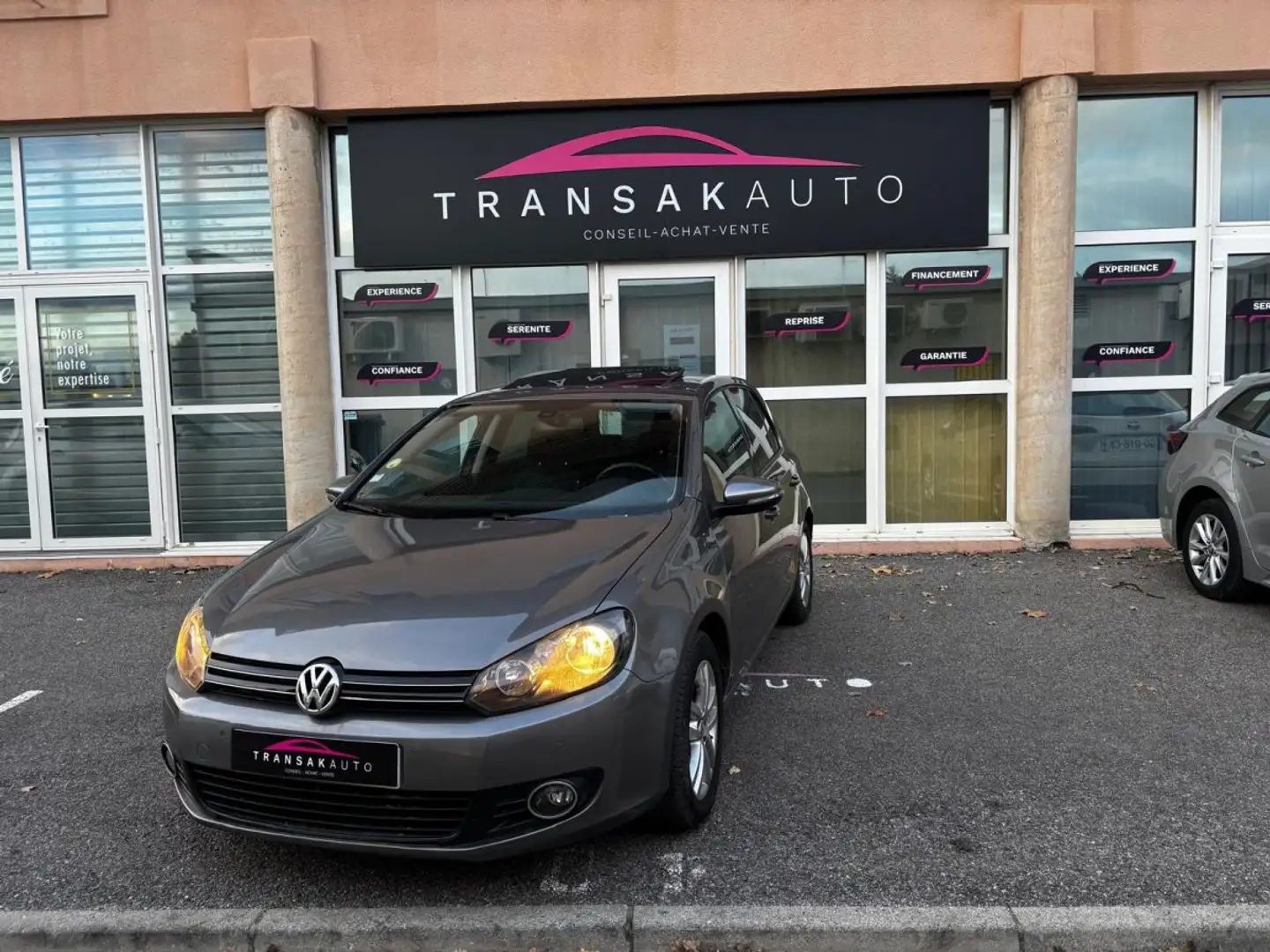 Volkswagen Golf 1.6 TDI 105 FAP CR BlueMotion Confortline DSG7/full entretien Gris - 1