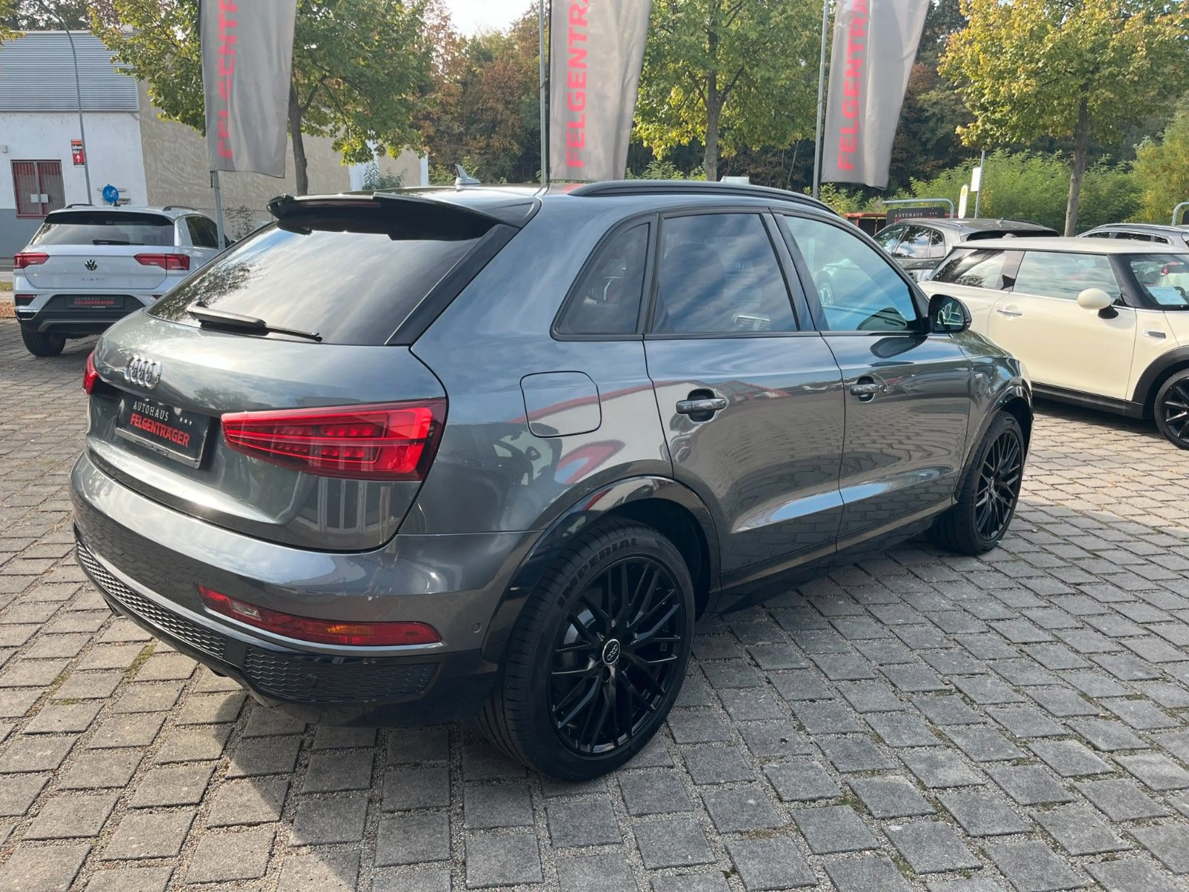 Audi Q3 1.4 TFSI S tronic S-Line — photo 6