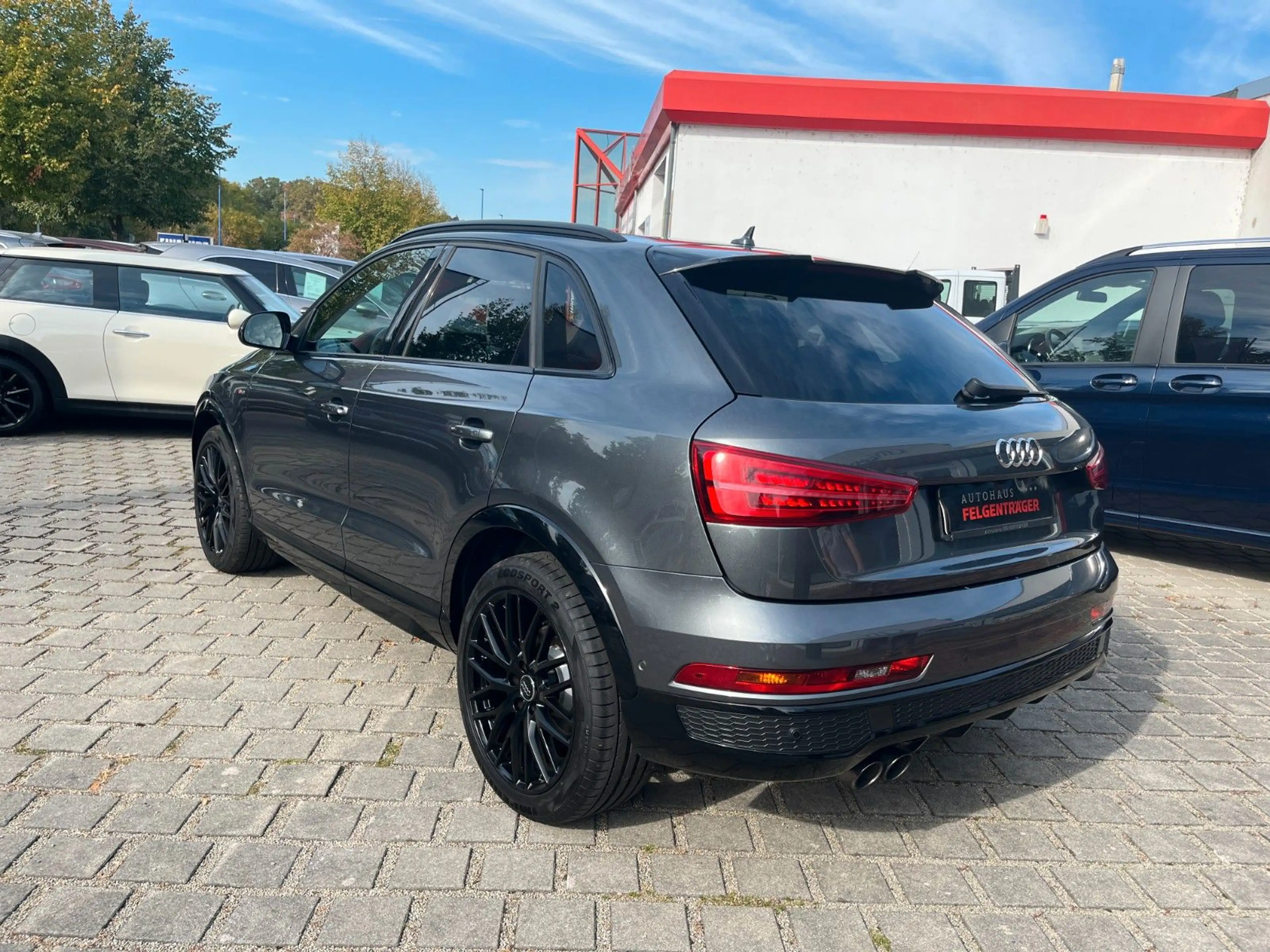 Audi Q3 1.4 TFSI S tronic S-Line — photo 4