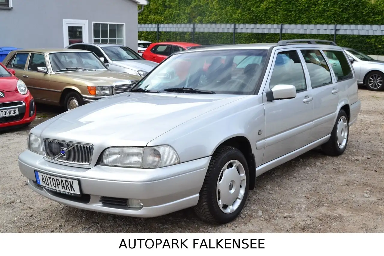 Volvo V70 I 2.4 KOMBI FAST 1.HAND VOM RENTNER SAUBER, foto 1