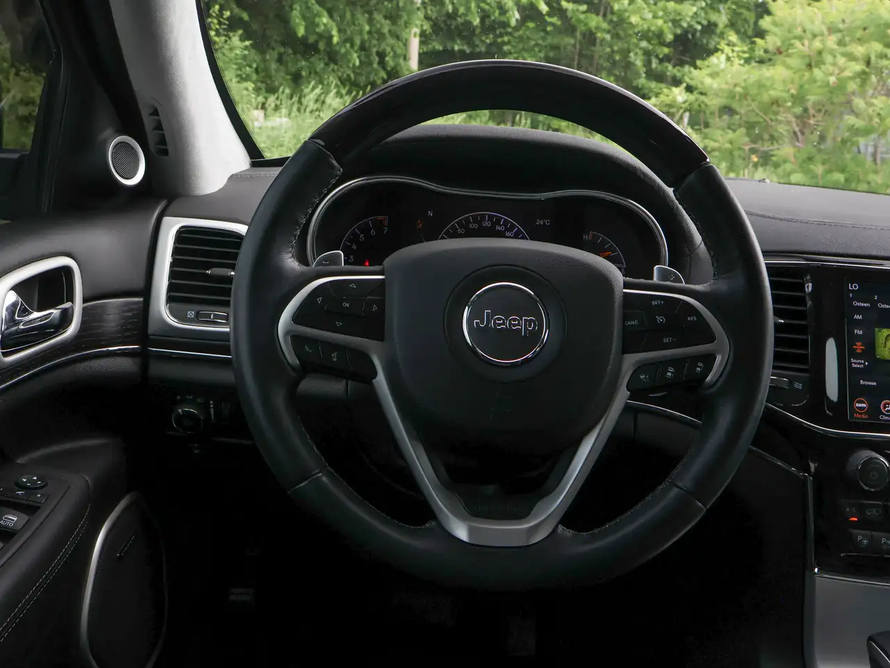 Jeep Grand Cherokee снимка Jeep Grand Cherokee