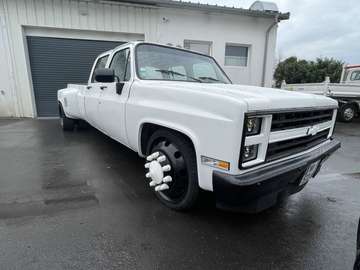 Chevrolet c30 r30 crew cab dually 1987