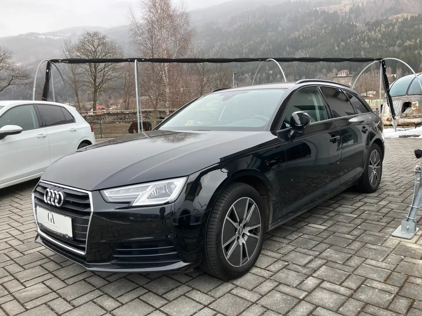 Audi A4 Avant 2,0 TDI S-tronic Schwarz - 1