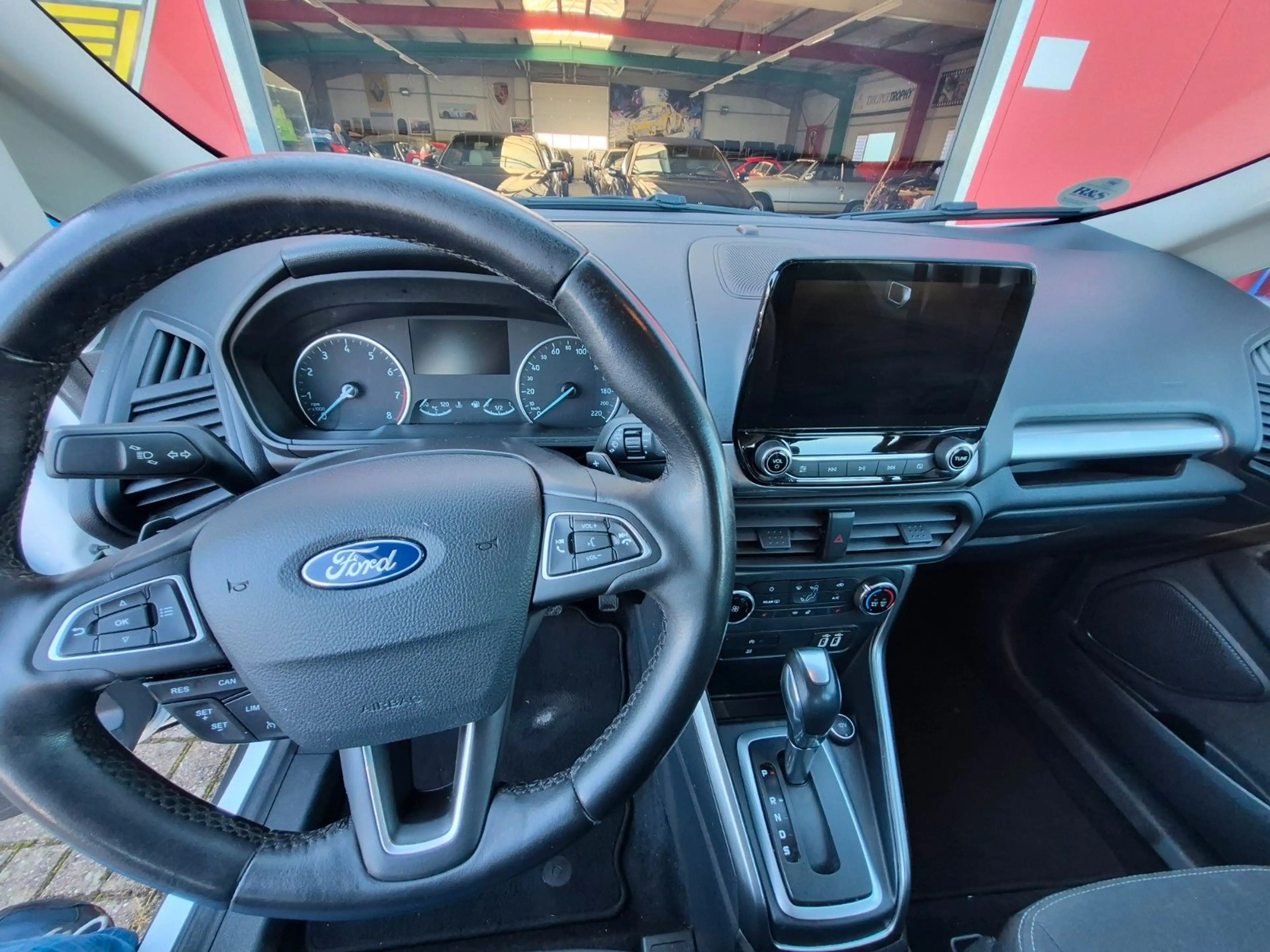 Ford EcoSport Cool & Connect — photo 11